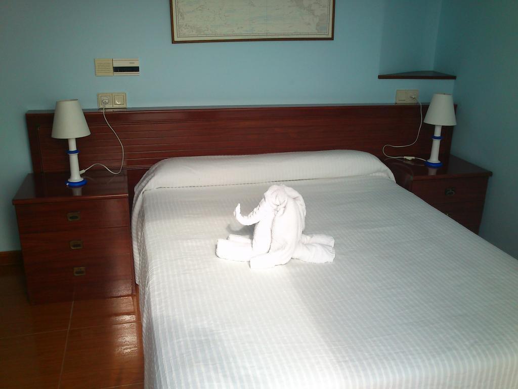 Hotel Brisamar Bañugues Quarto foto
